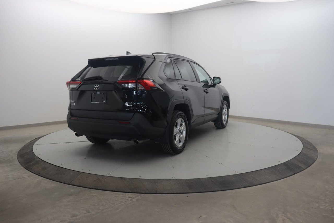 Toyota RAV4 XLE 2019 Noir Baie-Comeau - photo #3