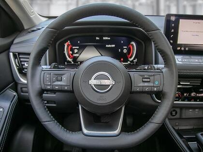 2025 Nissan Rogue 2-Tone Champagne Silver Metallic Blainville - photo #12
