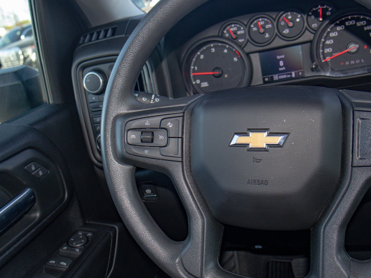 2025 Chevrolet Silverado 2500HD 4WD Crew Cab 159 Custom Black Sherwood Park - photo #23