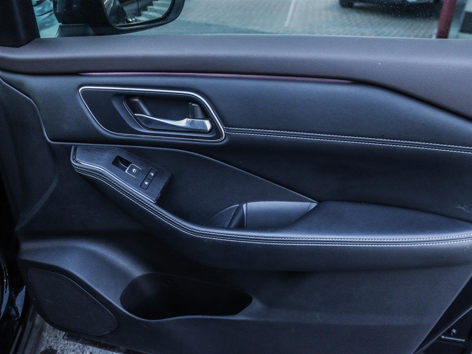 Nissan Rogue Platinum 2023 Black Ottawa & Gatineau - photo #17
