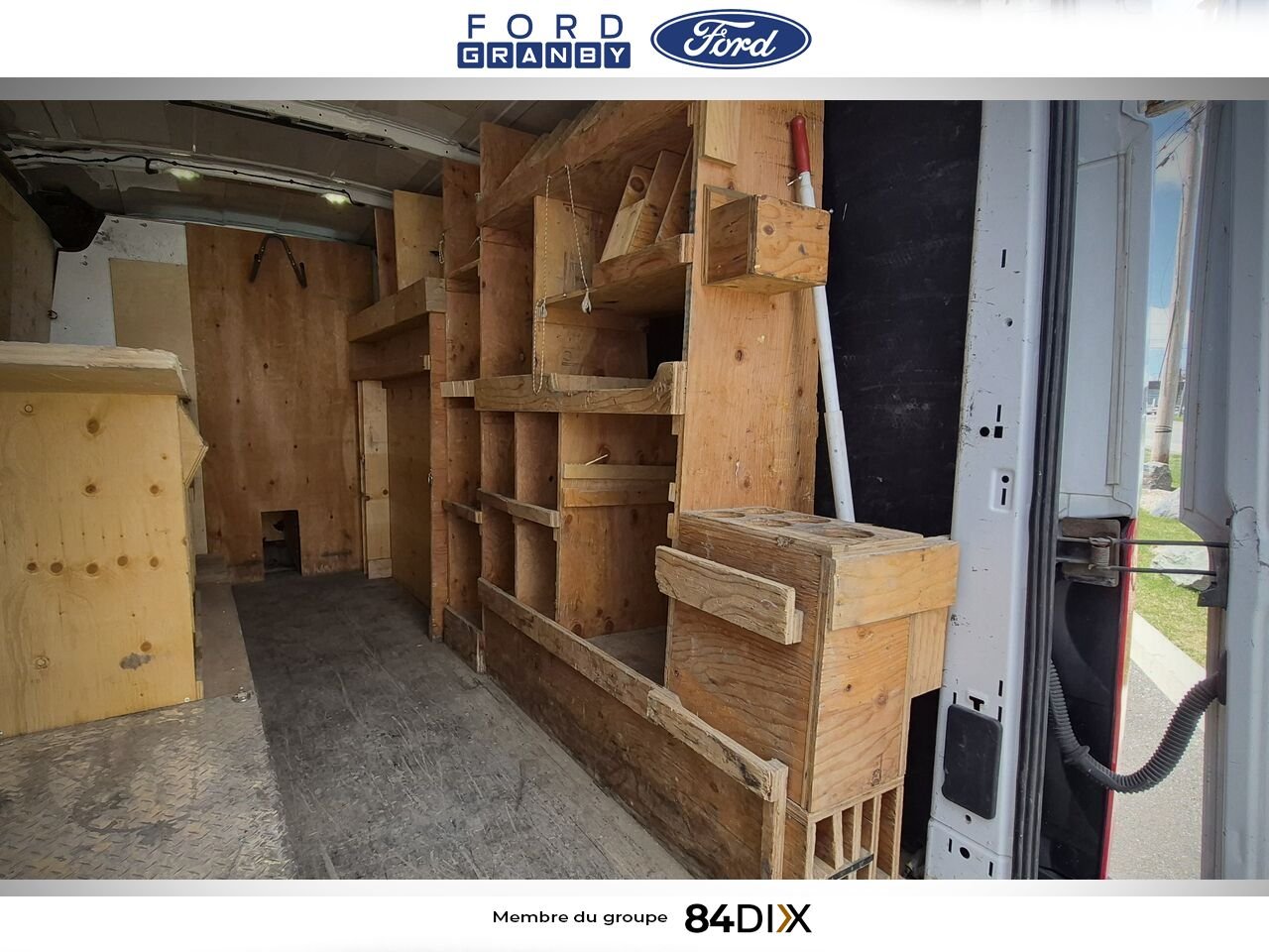 2015 Ford Transit fourgon utilitaire White Granby - photo #11