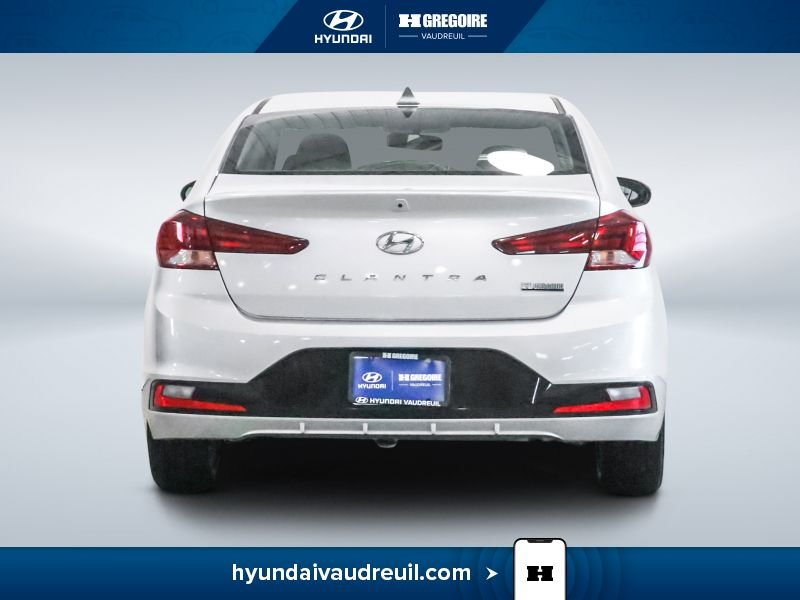 Hyundai Elantra YR839 | Preferred Auto 2019 Argent Laval - photo #8