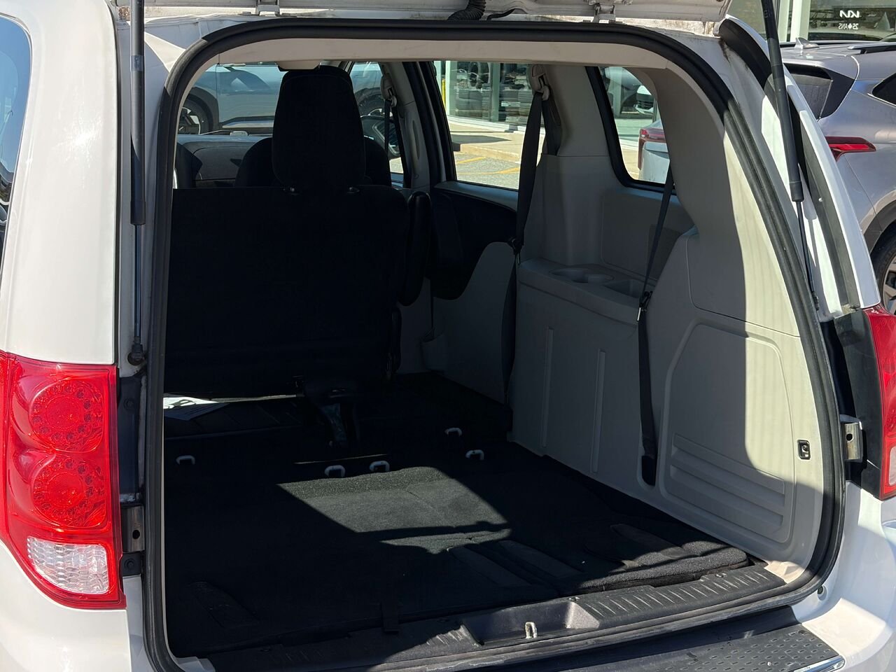 Dodge Grand Caravan 2016 Blanc Gatineau - photo #19