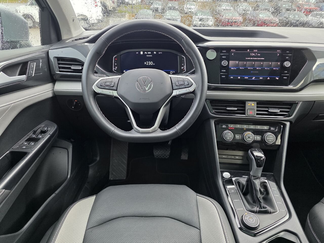 Volkswagen Taos Highline 4Motion 2024 Gris Mont-Laurier - photo #20