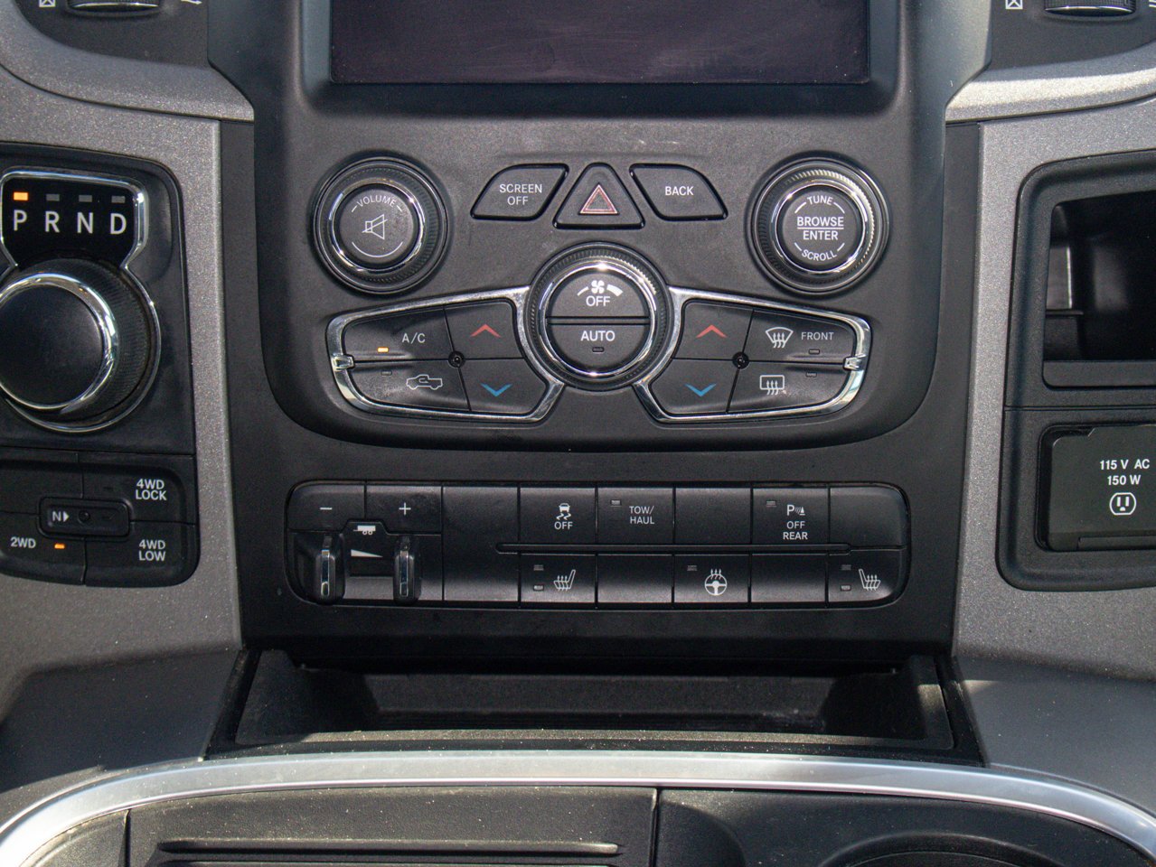 2022 Ram 1500 Classic Express 4x4 Crew Cab 5'7 Box Red Sherwood Park - photo #27