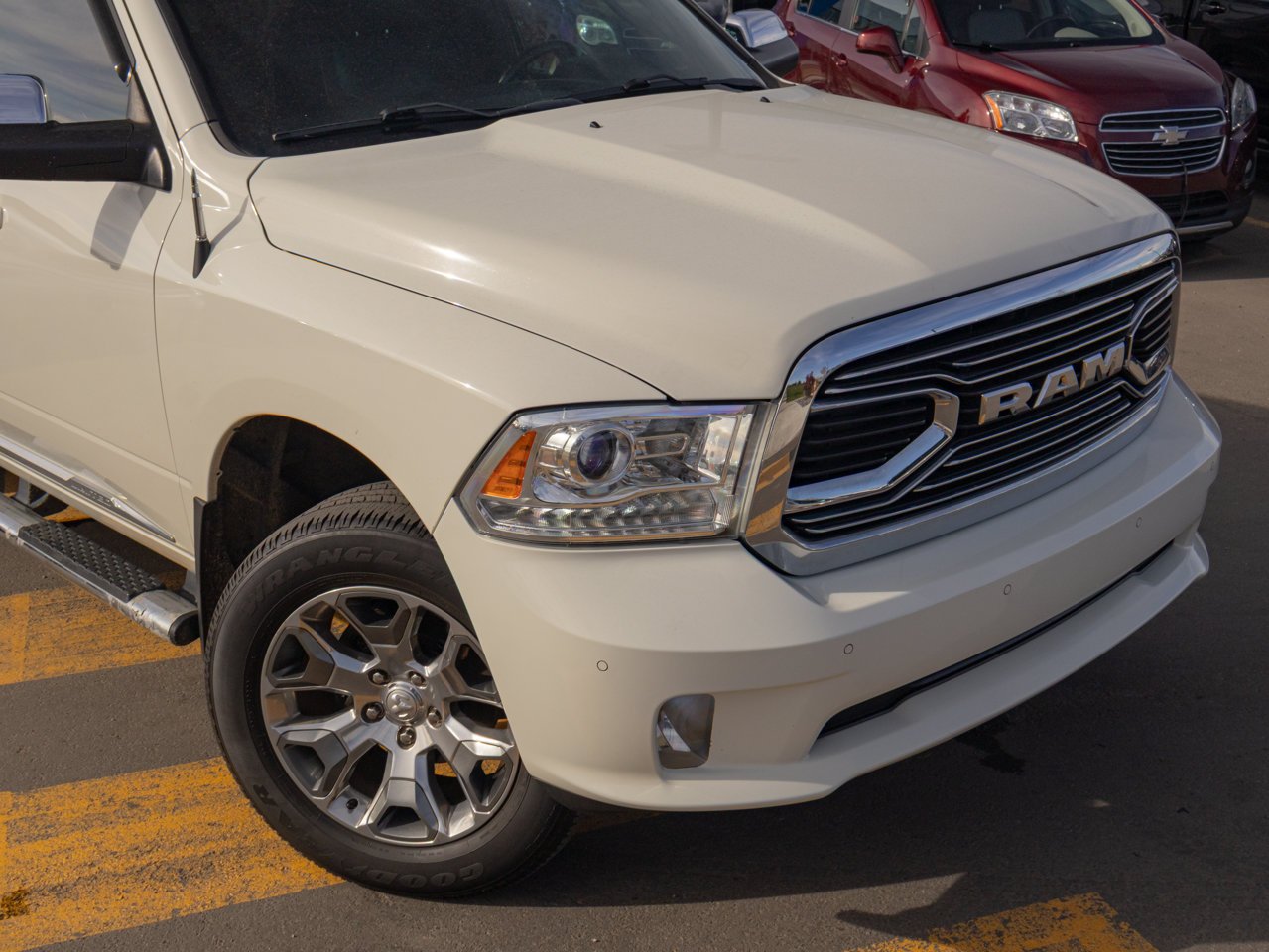 2018 Ram 1500 Limited 4x4 Crew Cab 5'7 Box *Ltd Avail* White Sherwood Park - photo #15