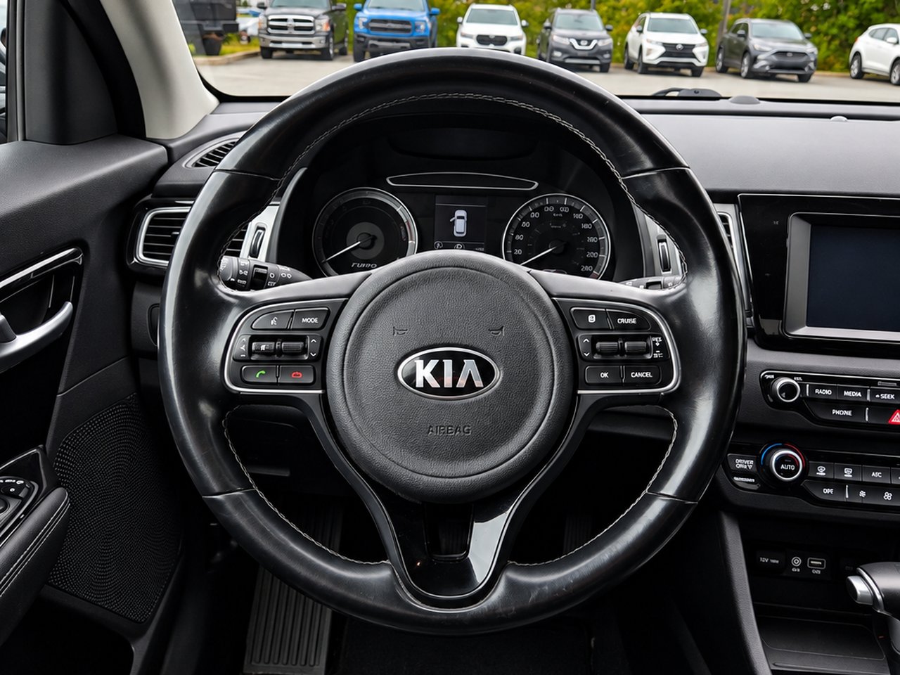 2019 Kia Niro Plug-in Hybrid Black Granby - photo #14