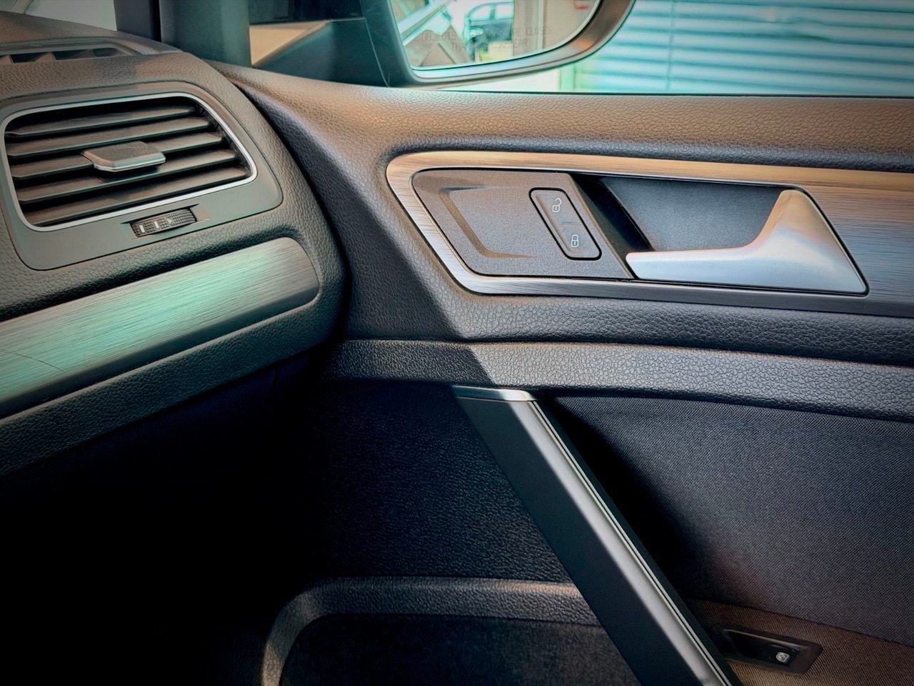2019 Volkswagen Golf Black Notre-Dame-des-Prairies - photo #26