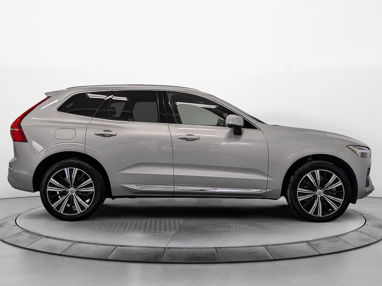 VOLVO XC60 Ultimate Bright Theme AWD Toit Pano Sièges Chauffants 2023 Gris Sherbrooke - photo #6