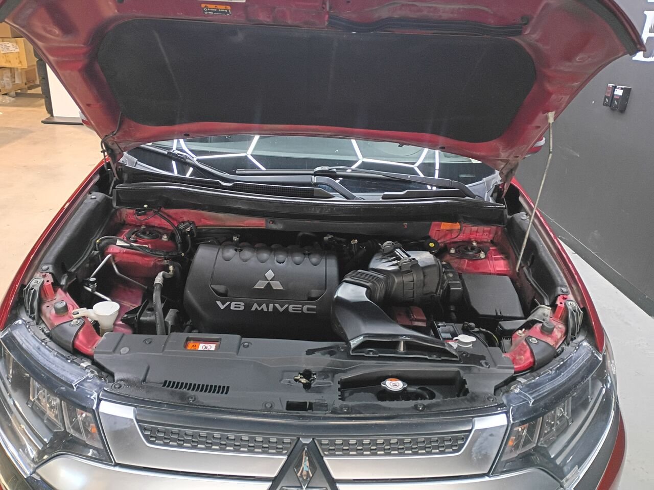 2019 Mitsubishi Outlander Red Blainville - photo #36