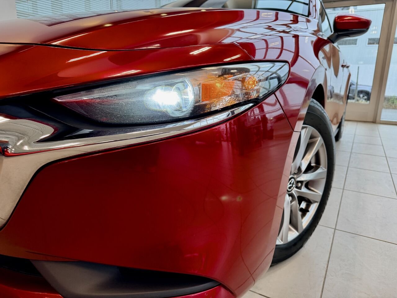 2019 Mazda Mazda3 Red Notre-Dame-des-Prairies - photo #4