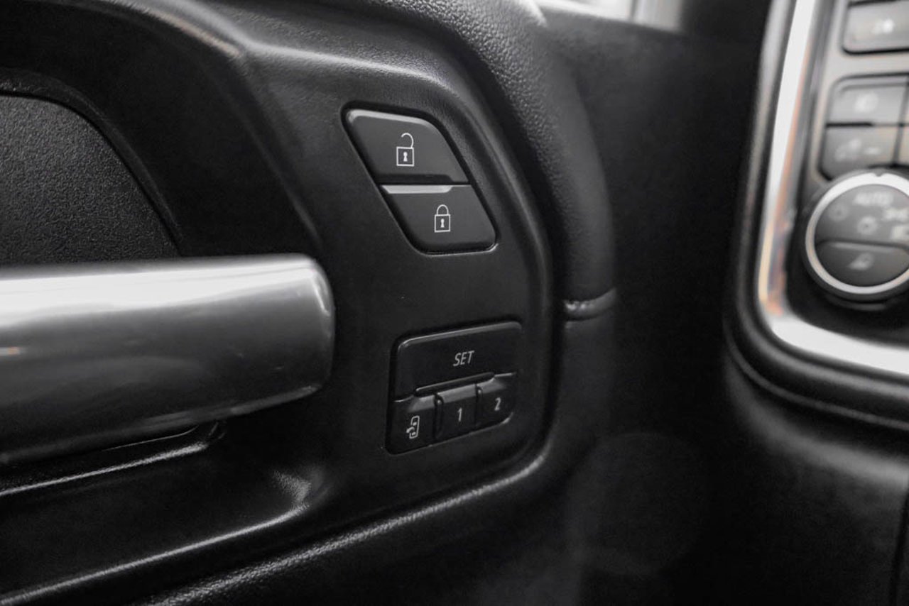 2022 Chevrolet Silverado 3500HD 4WD Crew Cab 159 High Country Black Sherwood Park - photo #17