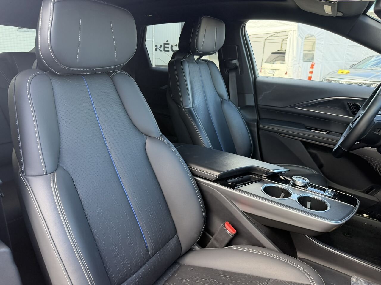 2024 Cadillac LYRIQ LUXURY AWD FINANCEMENT À PARTIR DE 0.99% Black Laval - photo #18