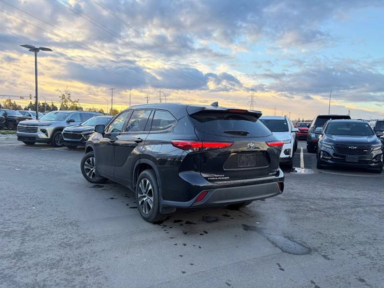 2020 Toyota Highlander XLE AWD Black Sherwood Park - photo #3