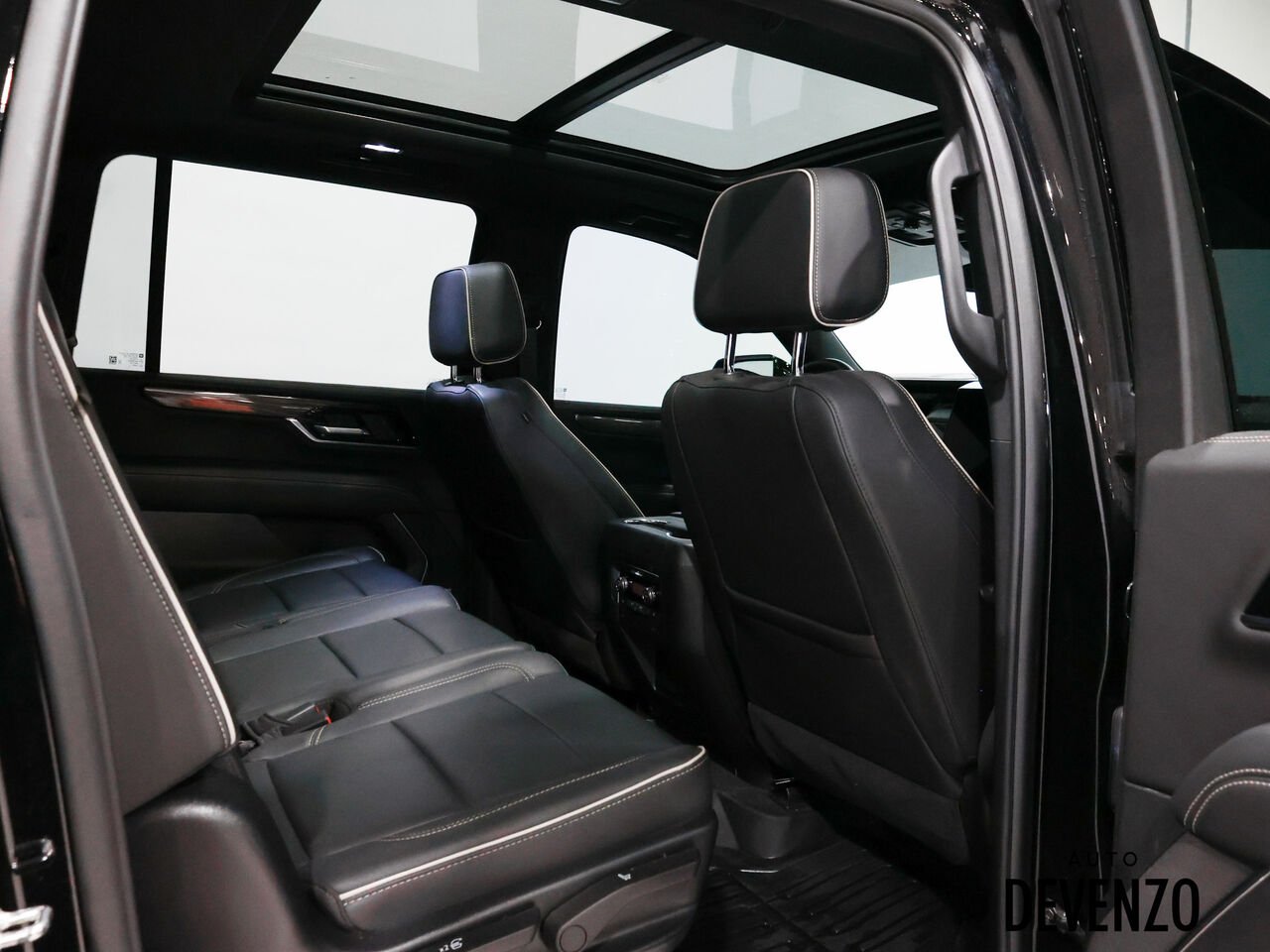 GMC Yukon XL 2025 Noir Saint-Eustache - photo #7