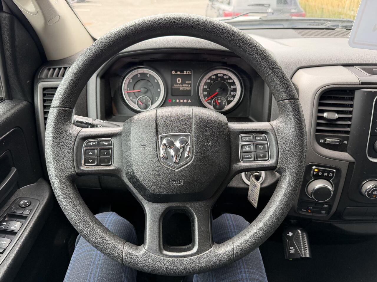 2019 Ram 1500 Classic White Saint-Eustache - photo #9
