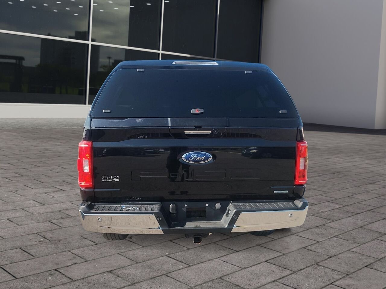 2023 Ford F-150 XLT SUPER CREW Black Québec - photo #2