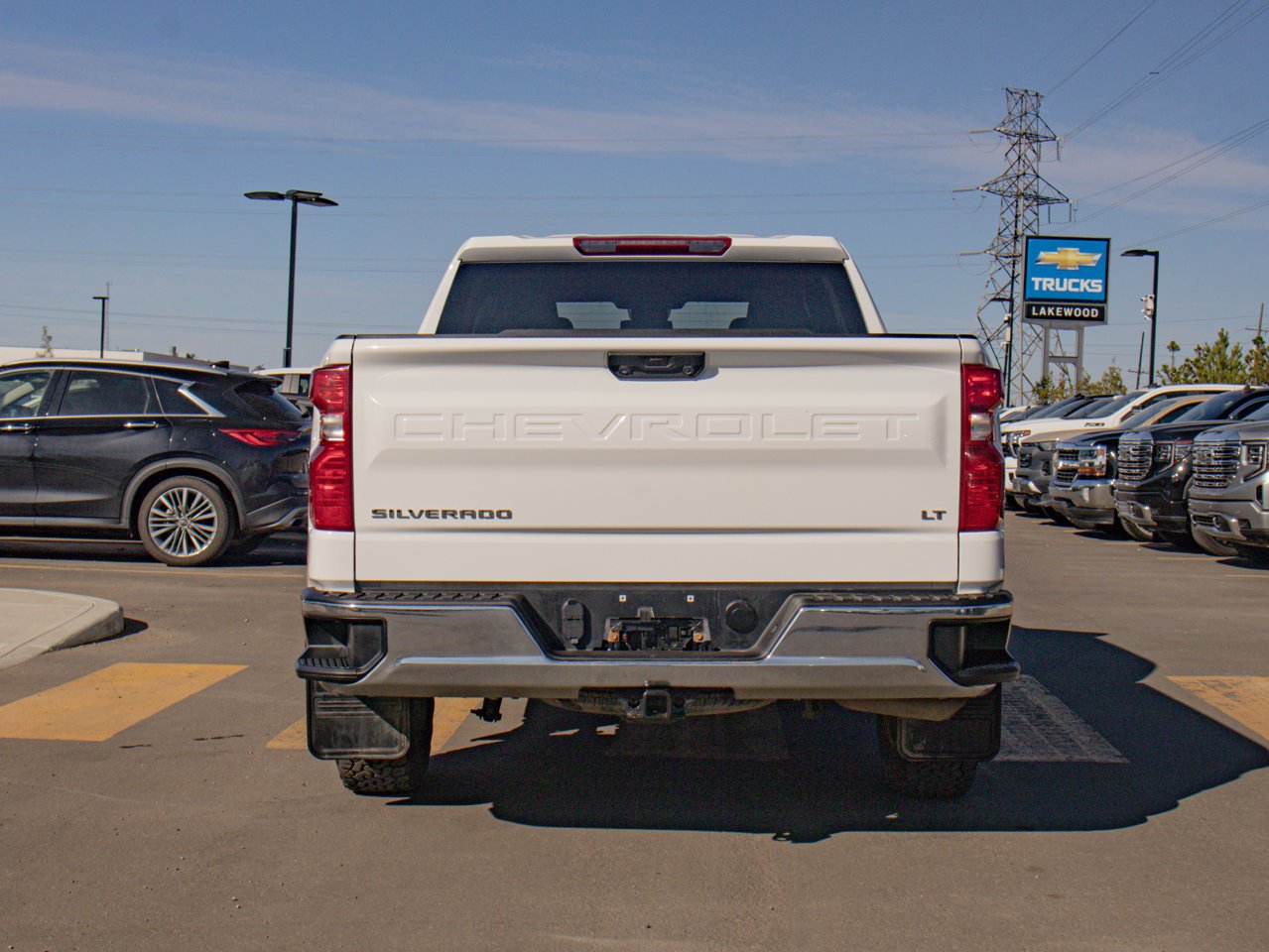 2023 Chevrolet Silverado 1500 4WD Crew Cab 147 LT White Sherwood Park - photo #8