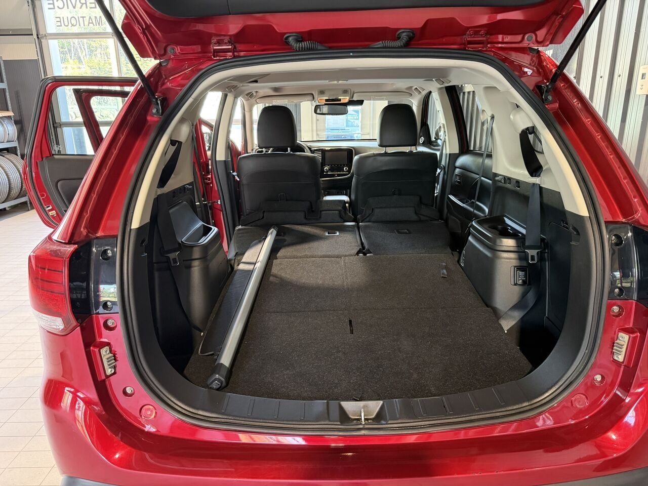 2020 Mitsubishi Outlander Red Rouyn-Noranda - photo #12