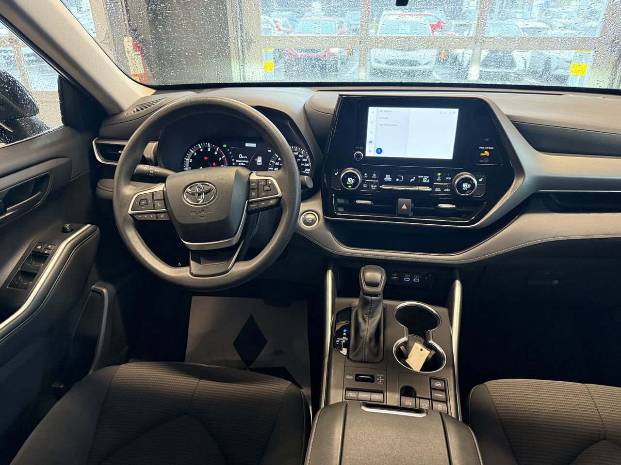 2024 Toyota Highlander Black Saint-Eustache - photo #9