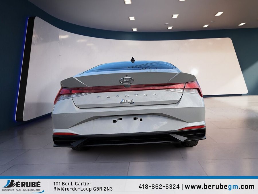 Hyundai Elantra Essential IVT 2023 Gris