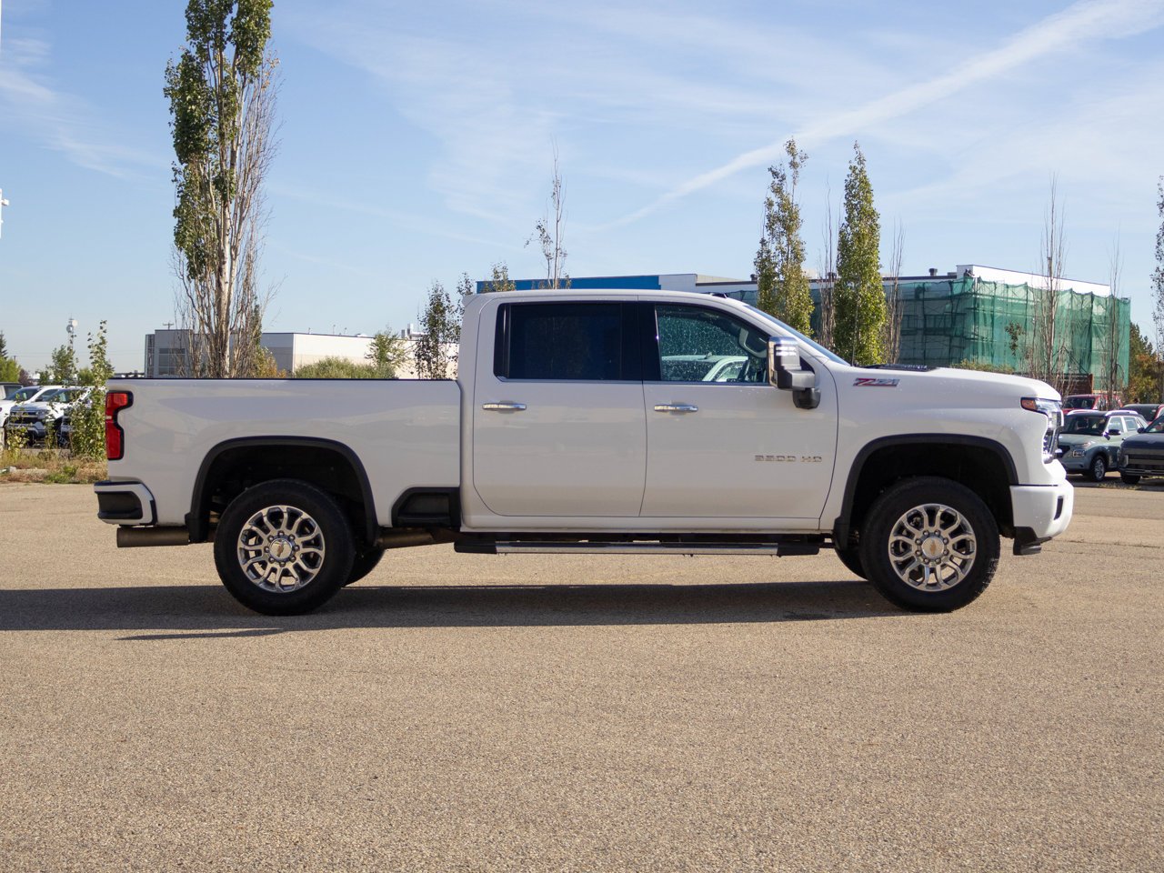 2025 Chevrolet Silverado 3500HD 4WD Crew Cab 159 LTZ White Sherwood Park - photo #12
