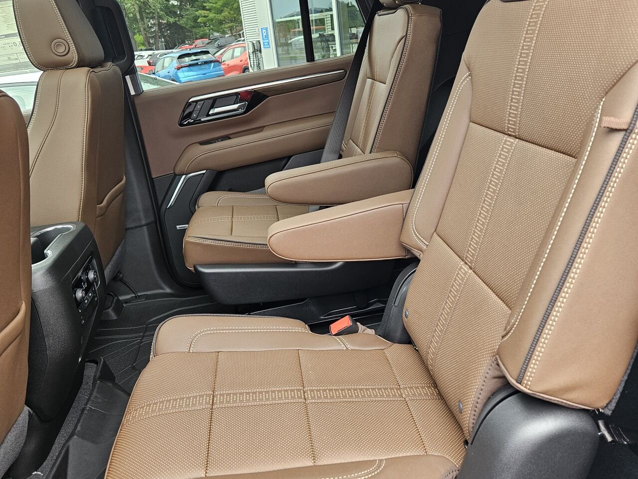 Chevrolet Tahoe High Country 4 portes 4RM 2026 Blanc polaire, triple couche Thetford Mines - photo #17