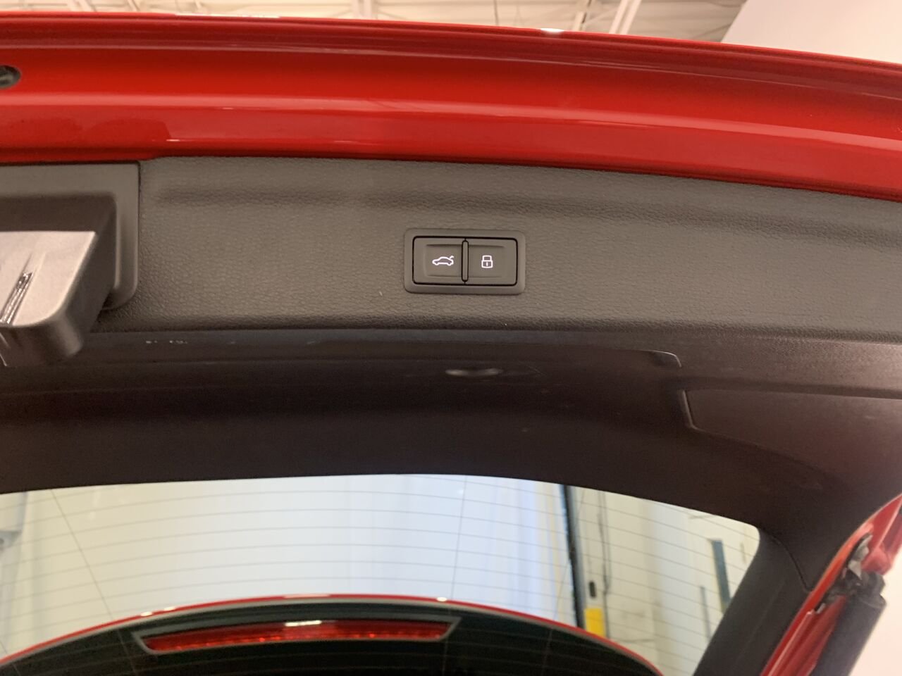 2024 Audi Q3 Komfort 40 TFSI quattro Red Châteauguay - photo #7