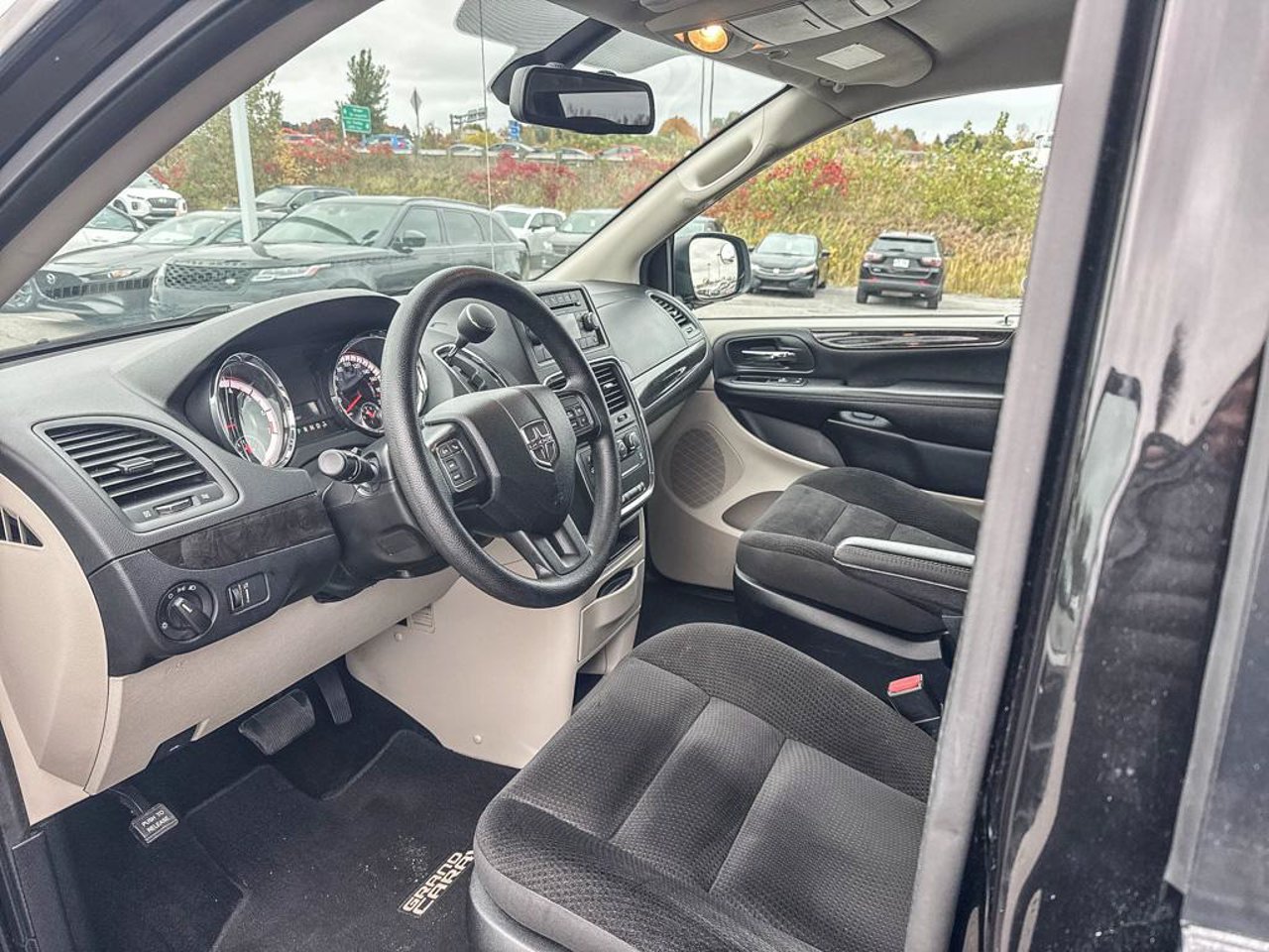 2019 Dodge Grand Caravan 2C4RDGBGXKR526871 Black Mirabel - photo #15
