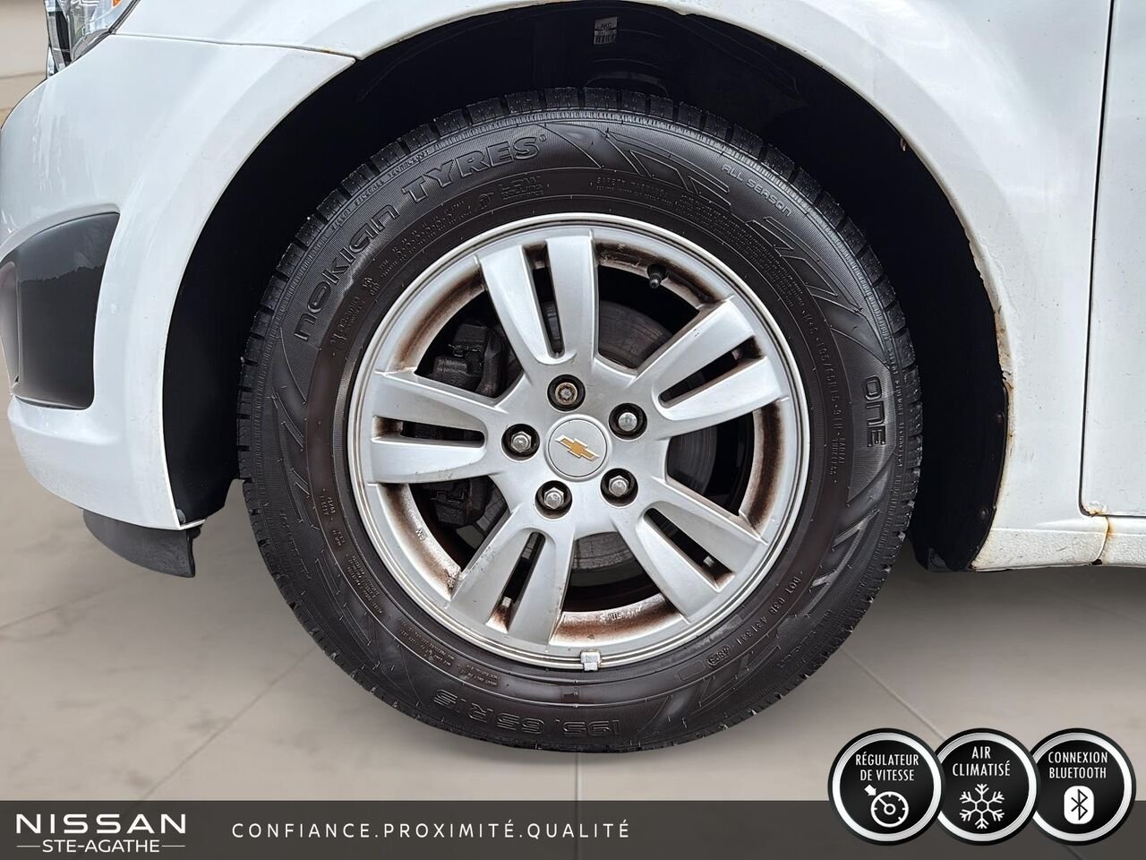 2012 Chevrolet Sonic White Ste-Agathe des Monts - photo #5
