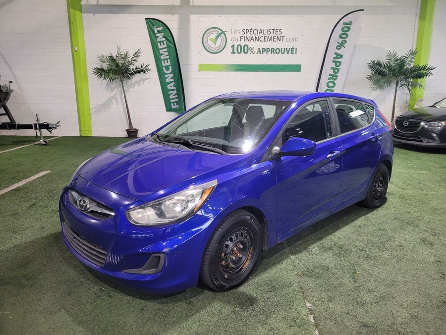 Hyundai Accent Voiture à hayon, 5 portes, boîte manuelle GL 2014 Bleu