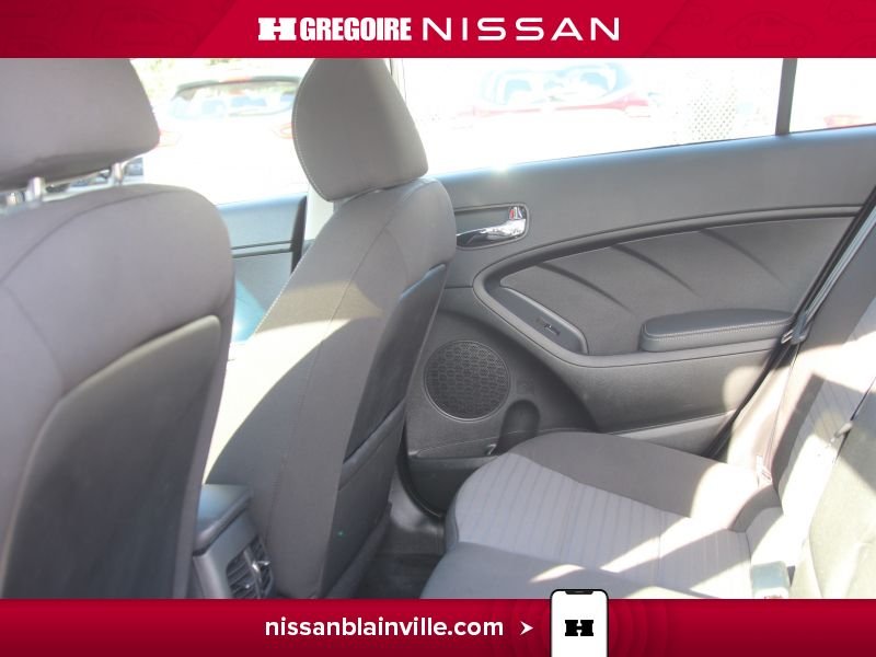 2018 Kia Forte Grey Laval - photo #15