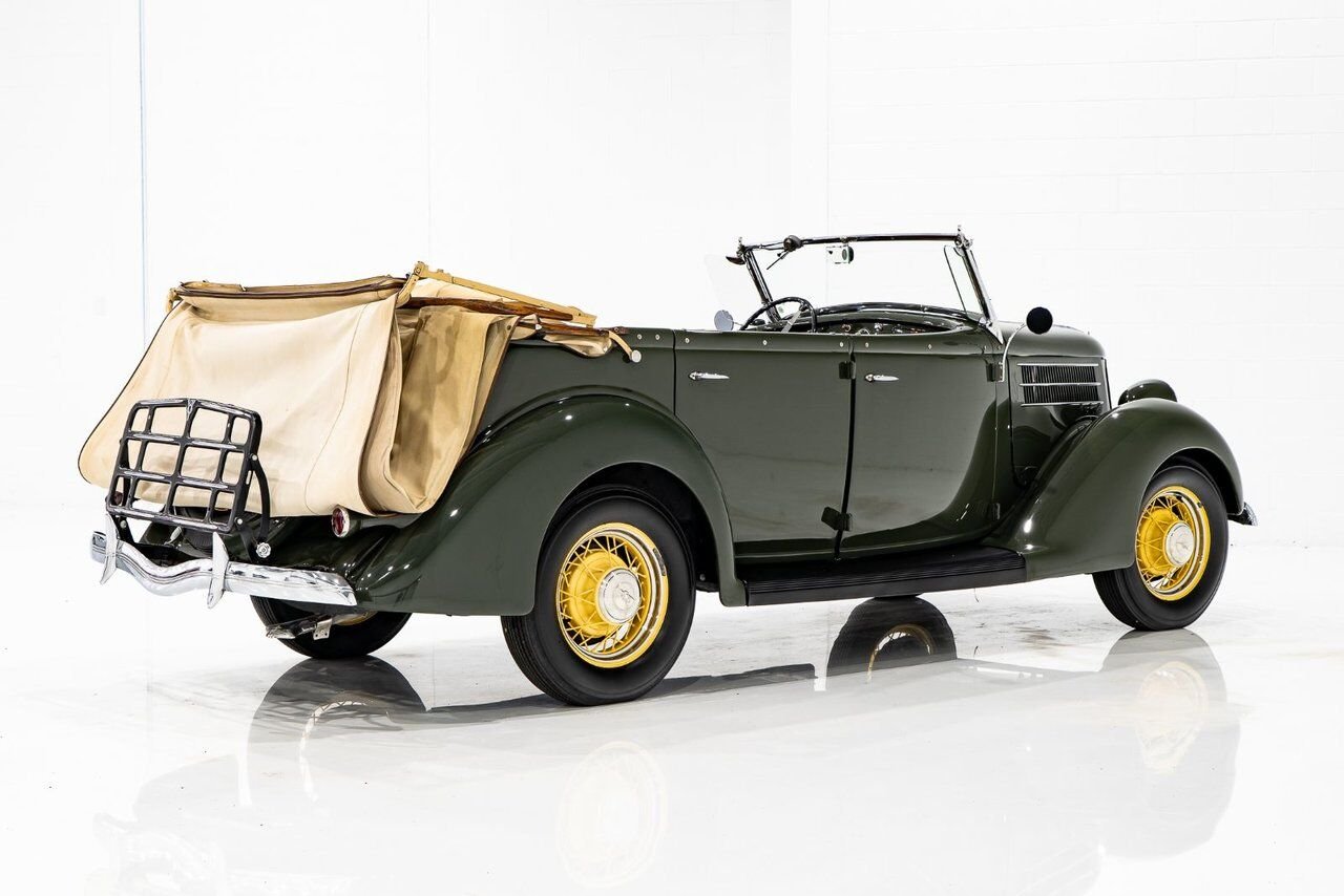 Ford Model 48 Phaeton PRIX EN USD | Beautifully presented in original condition 1936 Vert Montréal - photo #56