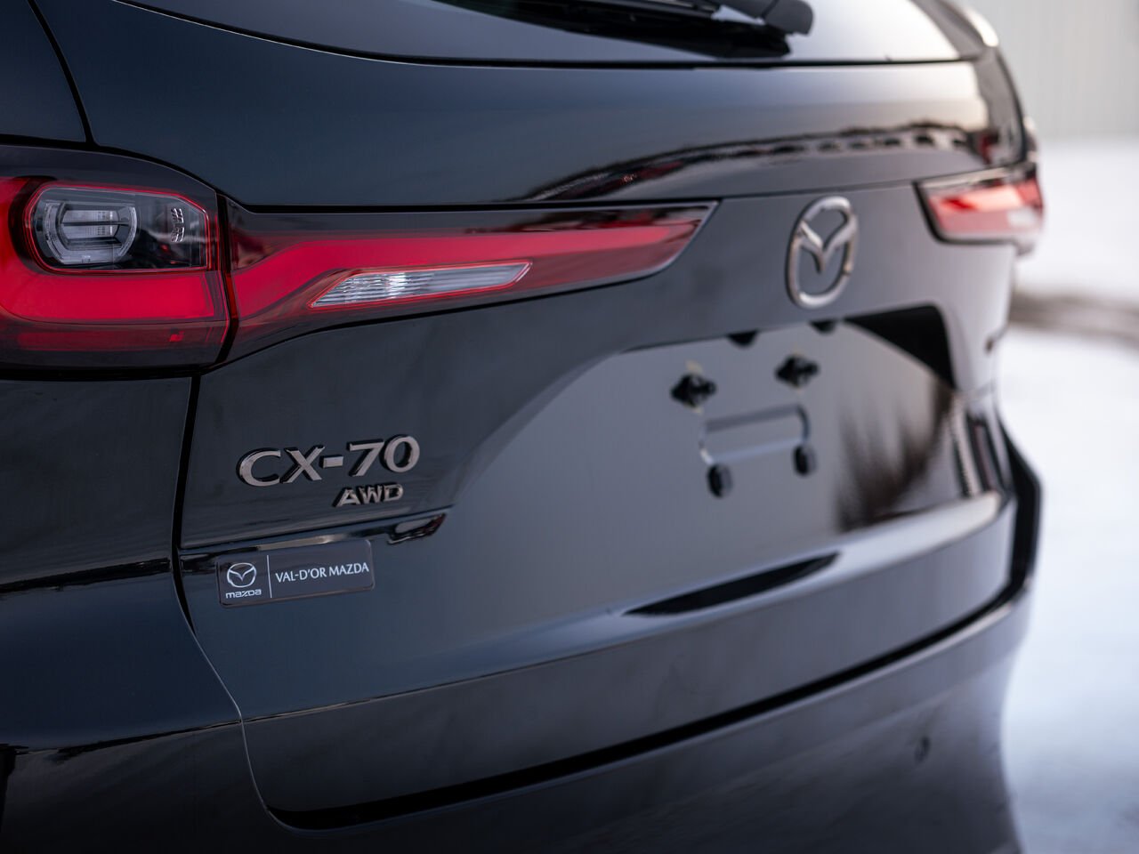 MAZDA CX-70 hybride léger 2614 | GT-P TI 2026 Noir de jais mica Val-d'Or - photo #4