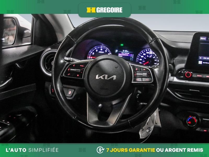 Kia Forte 2022 Blanc Laval - photo #18
