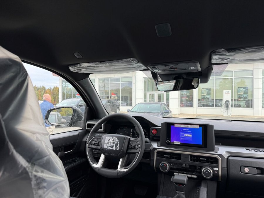 2026 Toyota Tacoma Double Cab 4x4 BA emp. court Grey