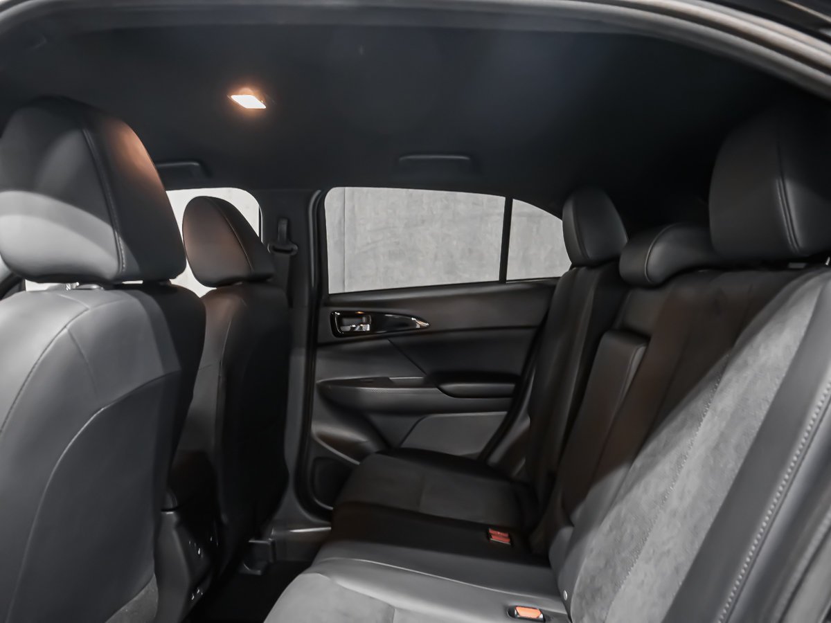 2026 Mitsubishi ECLIPSE CROSS NOIR White Montreal - photo #16