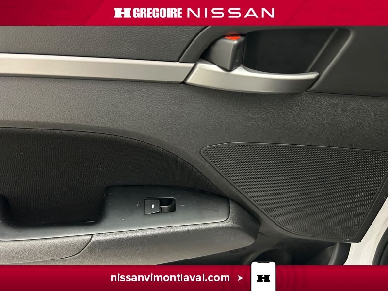 2018 Hyundai Elantra White Saint-Eustache - photo #17