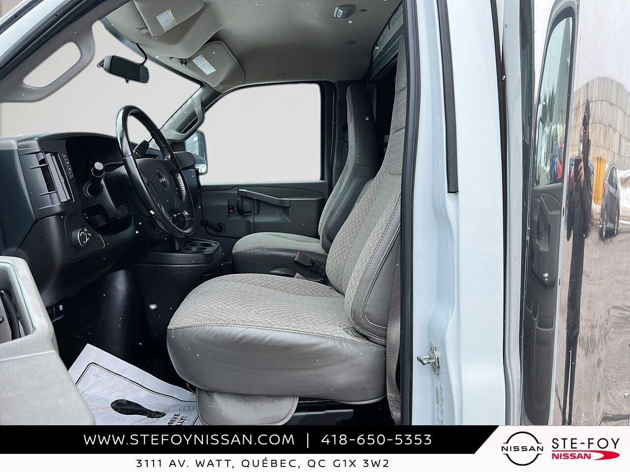 2023 GMC Fourgonnette commerciale tronquée Savana White Ste-Foy - photo #8