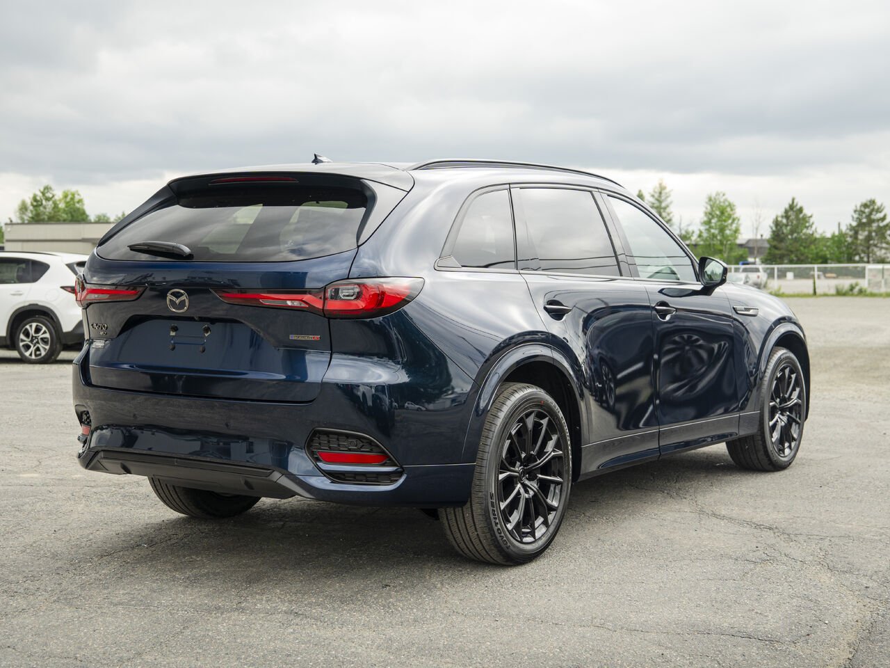 MAZDA CX-70 hybride léger 2666 | GT-P TI 2026 Bleu cristal foncé mica Val-d'Or - photo #4