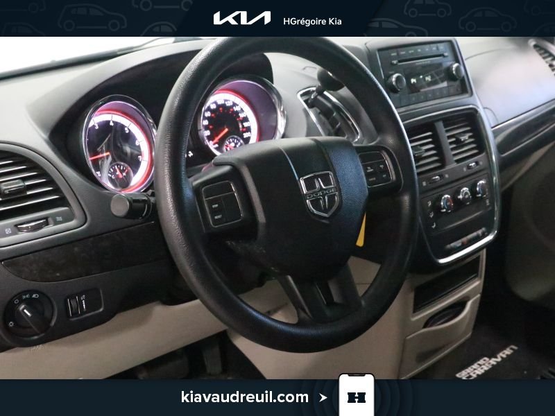2015 Dodge GR Caravan Grey Laval - photo #9