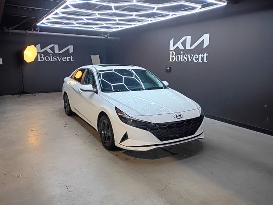 2021 Hyundai Elantra Preferred IVT avec ensemble Soleil et technologie White