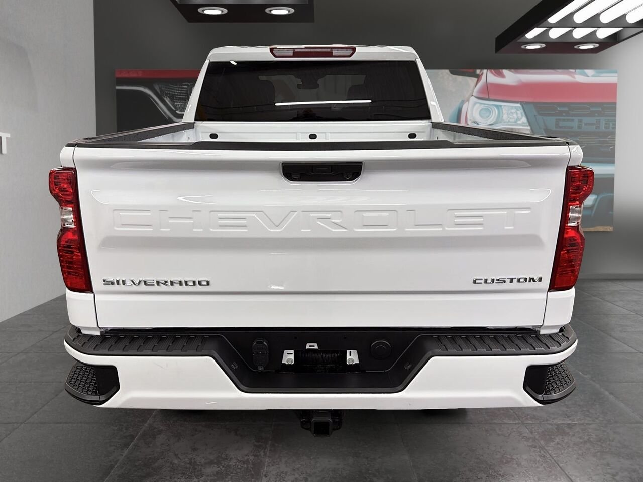 CHEVROLET Silverado 1500 PERSONNALISÉE 2026 BLANC SOMMET Saint-Hyacinthe - photo #2