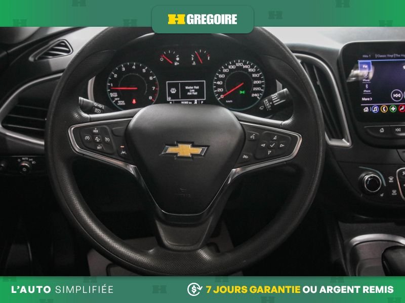 Chevrolet Malibu 2023 Blanc Blainville - photo #24