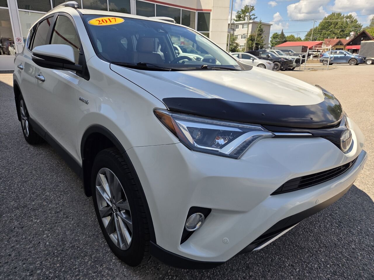 Toyota RAV4 Hybride 2017 Blanc Mont-Laurier - photo #6