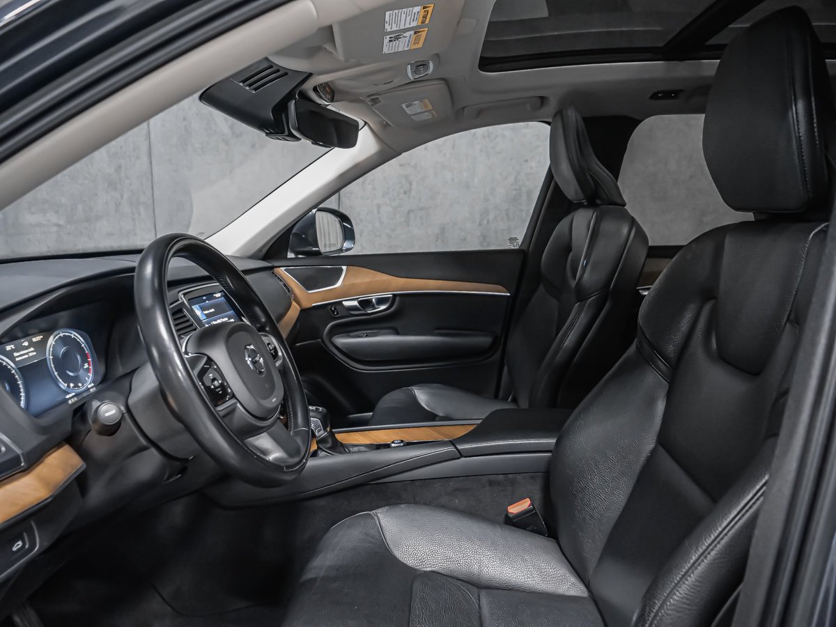 2022 Volvo XC90 T6 MOMENTUM CLIMAT Grey Montreal - photo #11