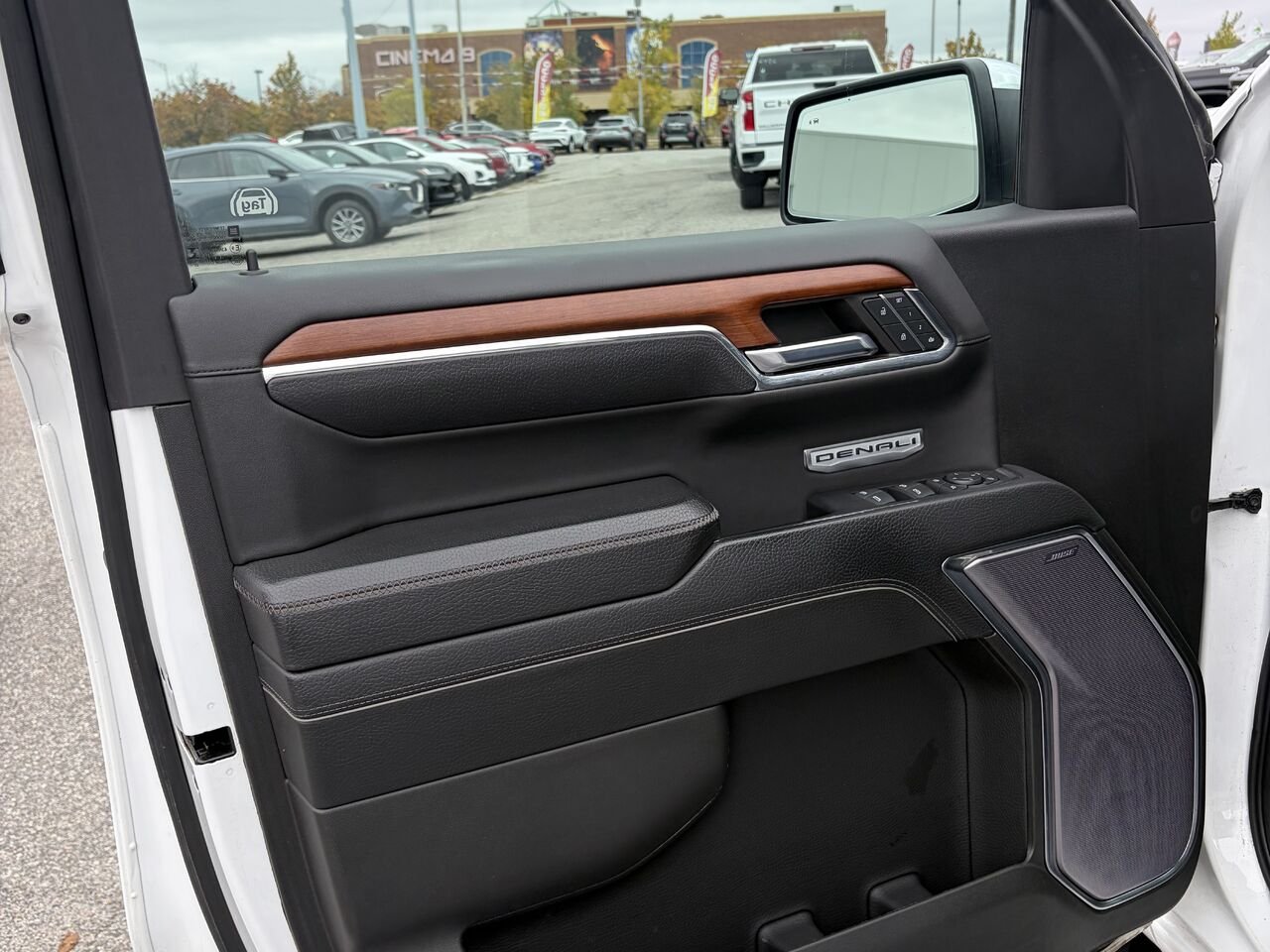 2023 GMC SIERRA K1500 DENALI Denali cabine multiplace 4RM 157 po White Gatineau - photo #1