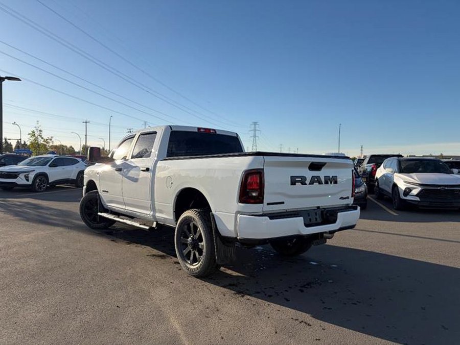 2025 Ram 2500 Big Horn Night Edition Level 1 4x4 6.7L Cummins | Heated Bucket Seats White