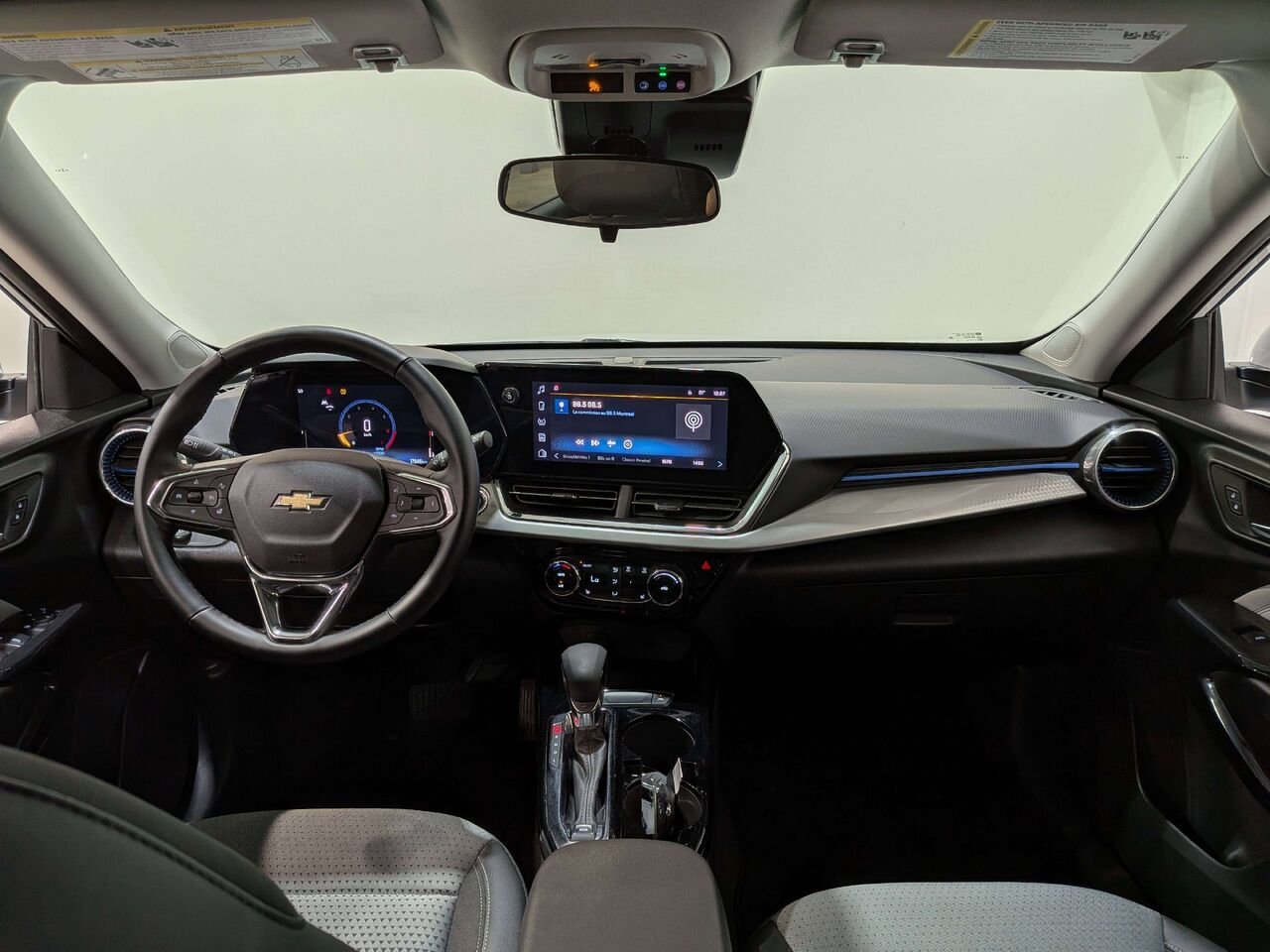 2025 Chevrolet Trax FWD 4dr LT White Val-David - photo #11