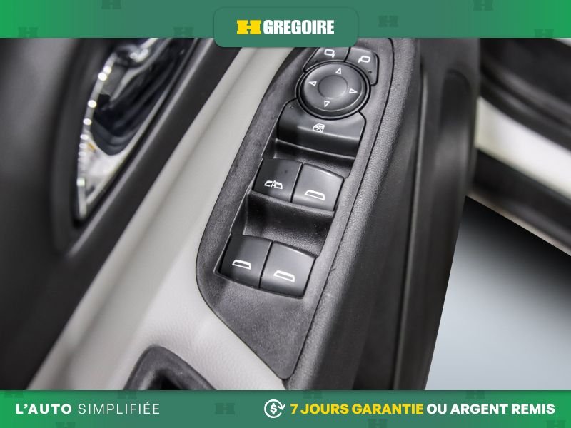 2019 Chevrolet Equinox White Laval - photo #18